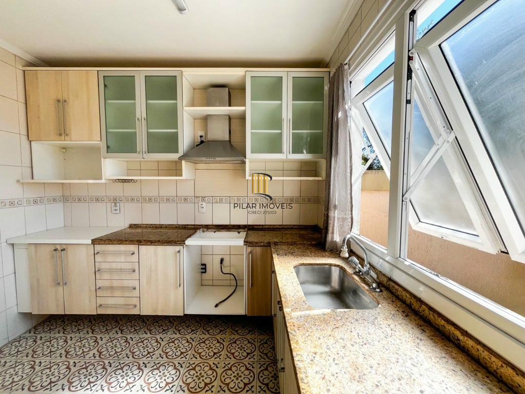 Casa 4 dormitórios no bairro Chácara das Pedras