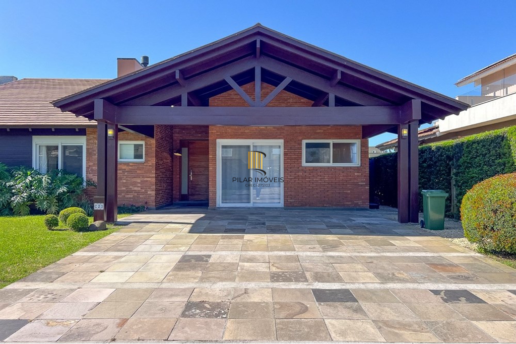 Casa de Condomínio 4 dormitórios no bairro Centro