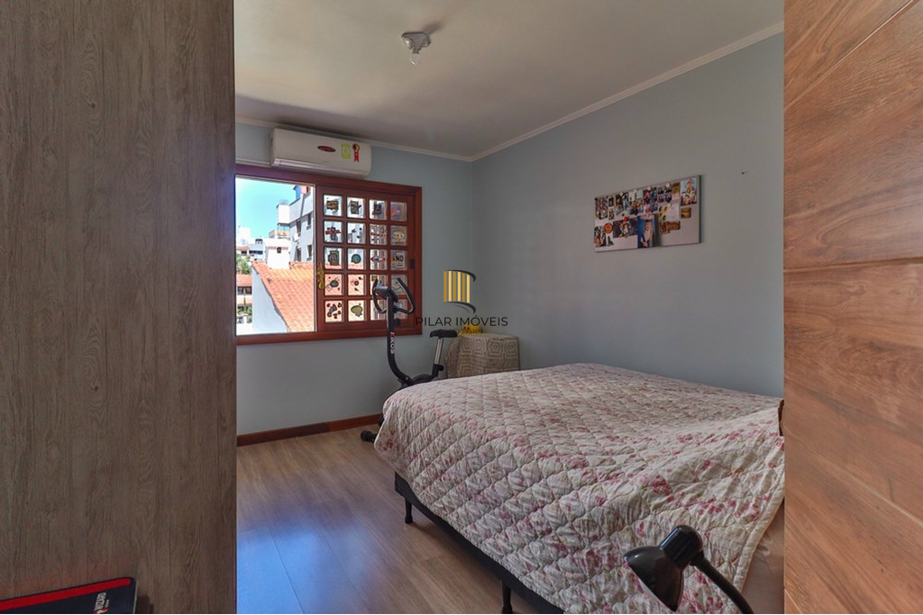 Casa 5 dormitórios no bairro Jardim Lindóia