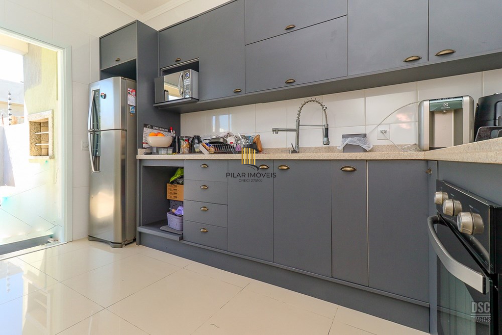 Casa 2 dormitórios no bairro Hípica