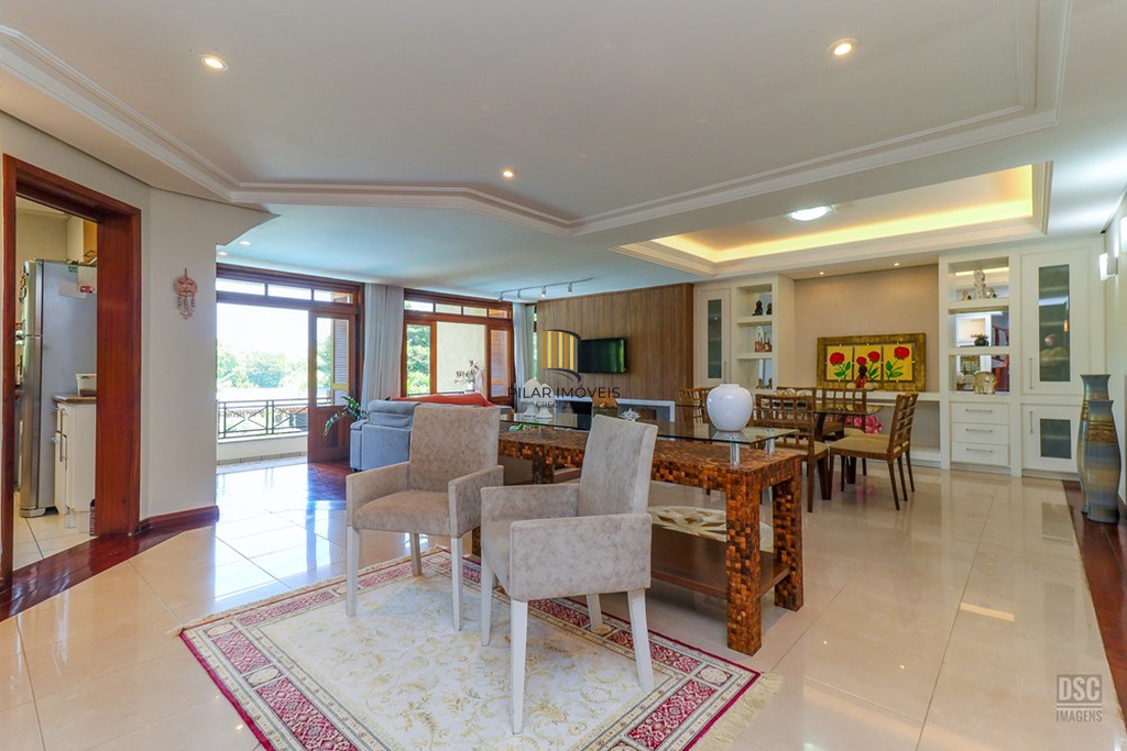 Casa 4 dormitórios no bairro Ipanema