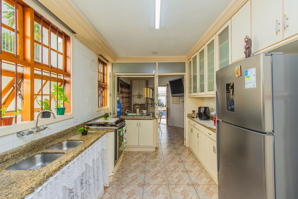 Casa 5 dormitórios no bairro Marechal Rondon