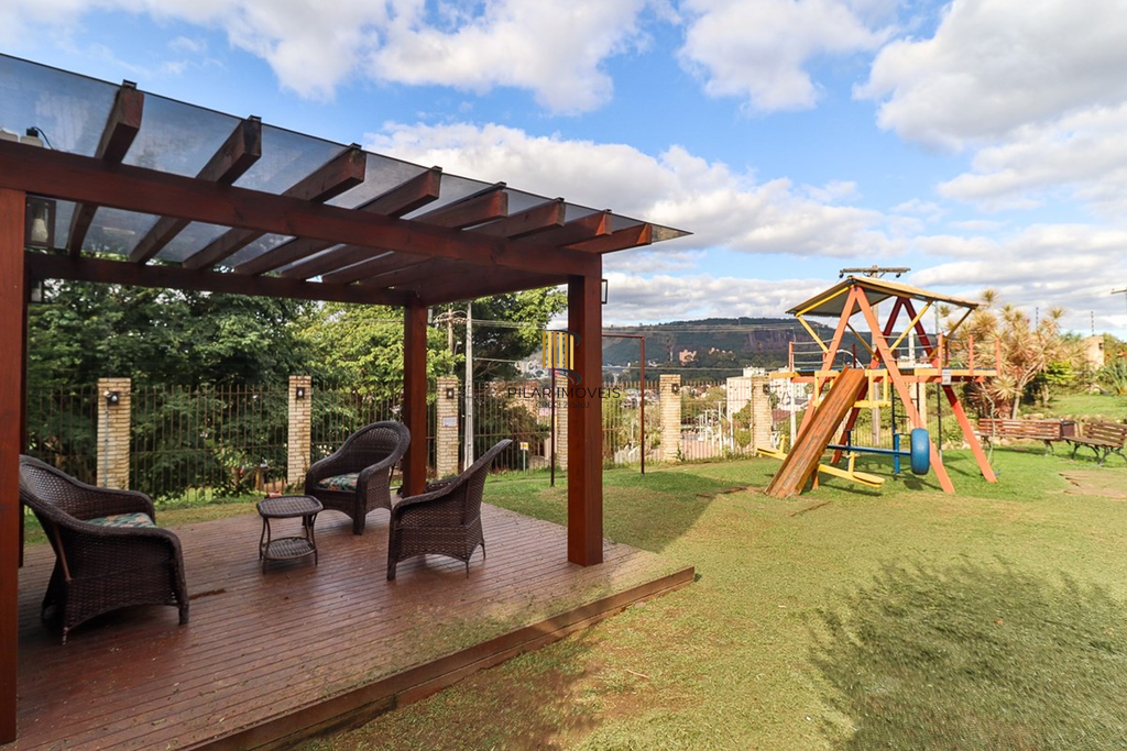 Casa de Condomínio 3 dormitórios no bairro Jardim Itu