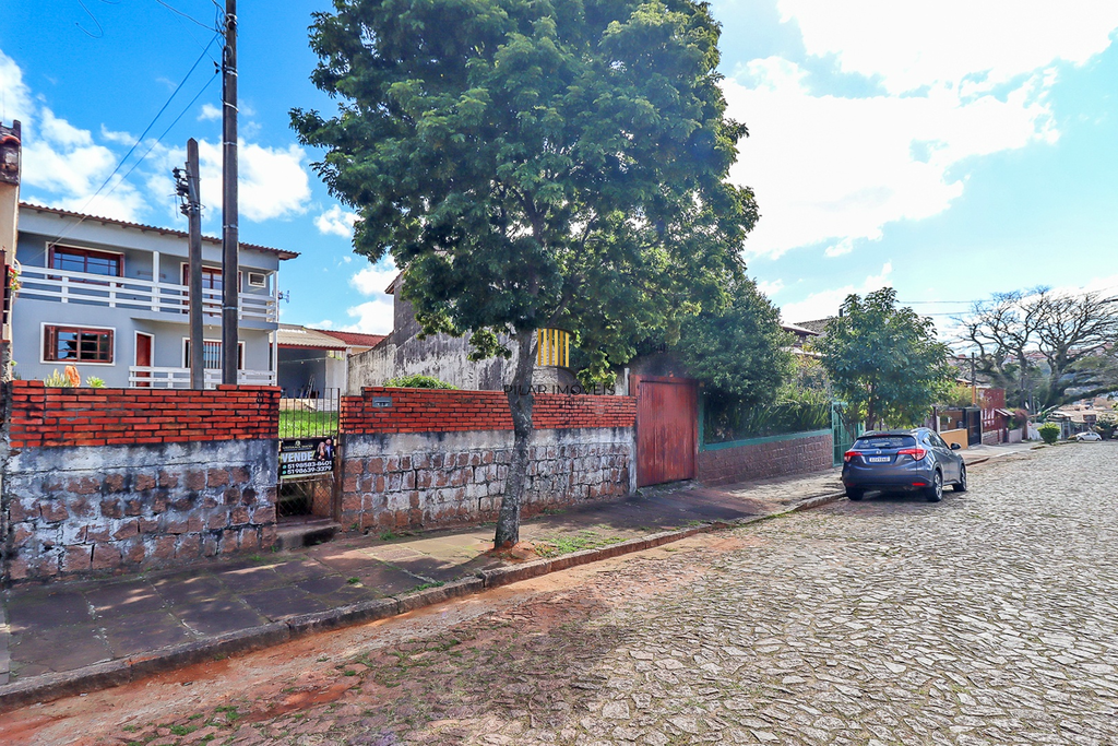 Casa 3 dormitórios no bairro Nonoai