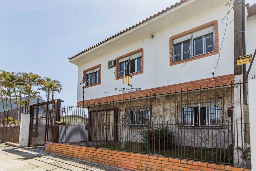 Casa 4 dormitórios no bairro Sarandi
