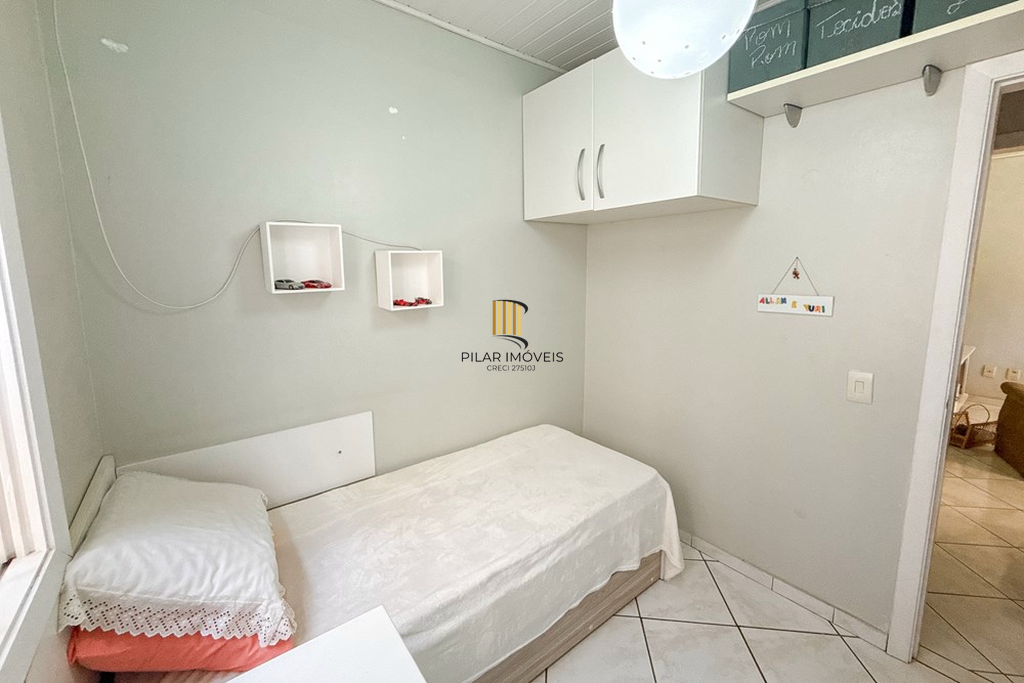 Casa 3 dormitórios no bairro Igara