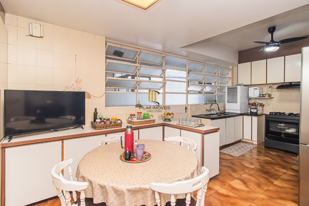 Apartamento 4 dormitórios no bairro Moinhos de Vento