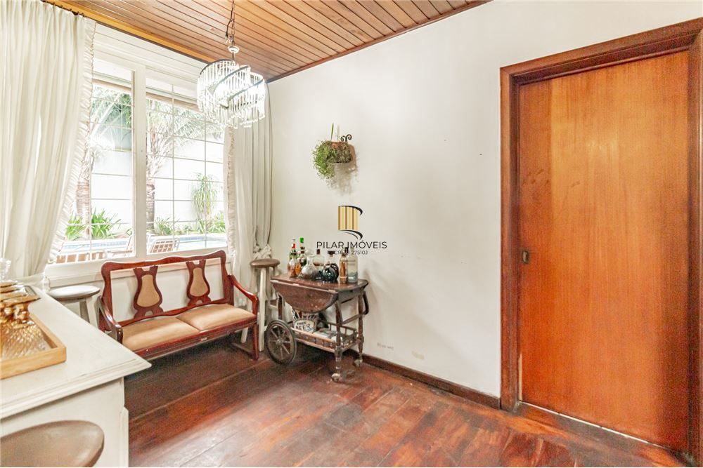 Casa 6 dormitórios no bairro Boa Vista