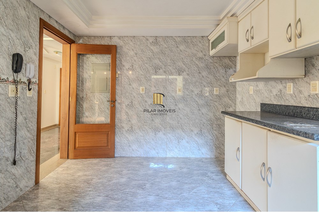 Casa 3 dormitórios no bairro Chácara das Pedras