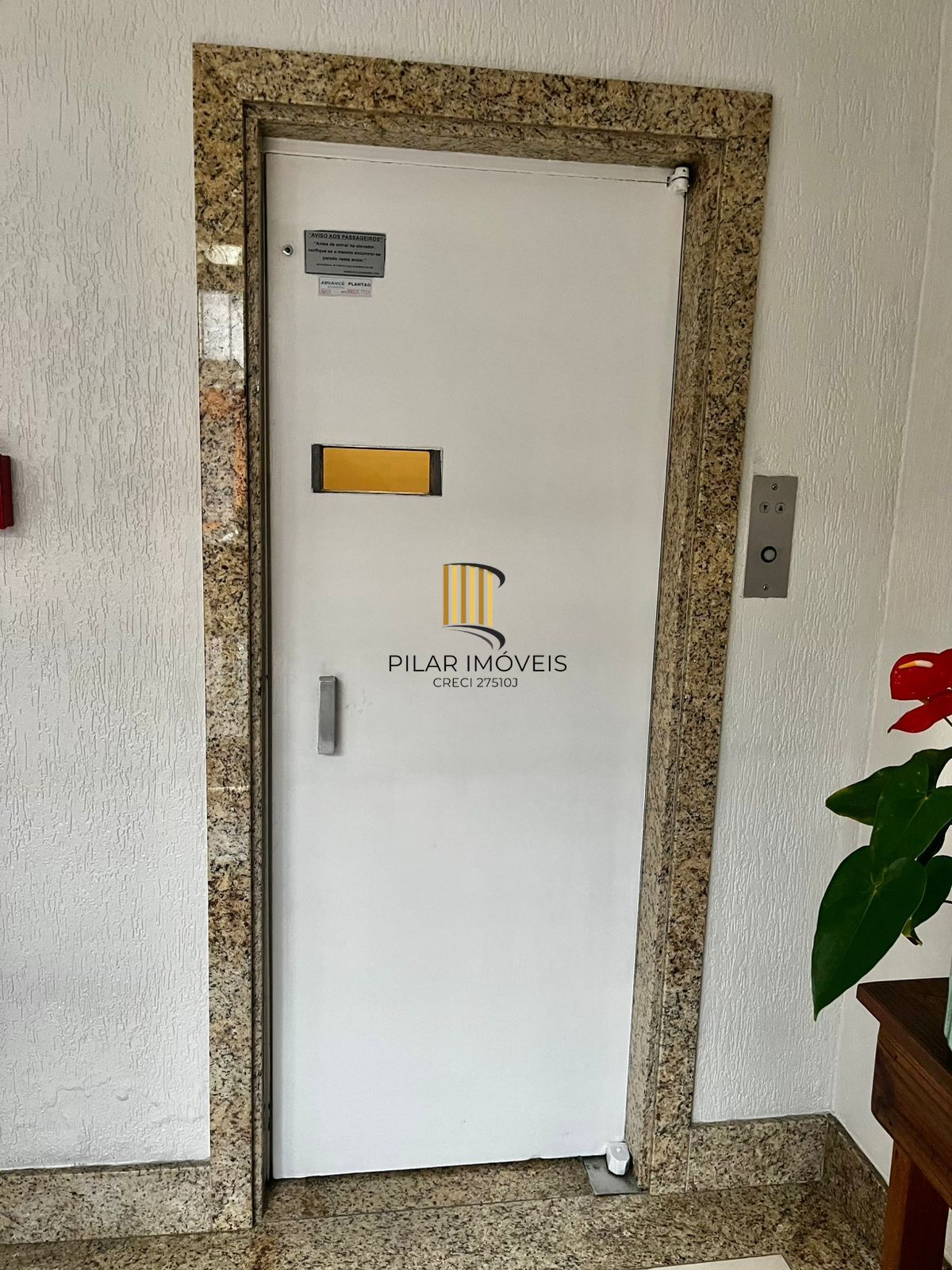 Apto de 01 dorm, 5º andar, elevador, vista, bairro Passo da Areia com 40,24 m²