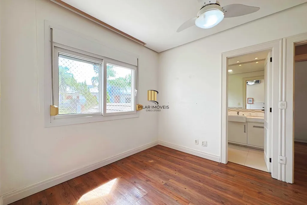 Casa 3 dormitórios no bairro Hípica