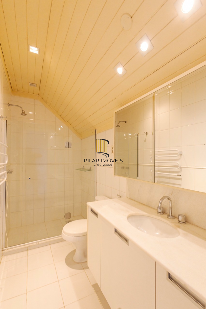 Casa de Condomínio 3 dormitórios no bairro Jardim Carvalho