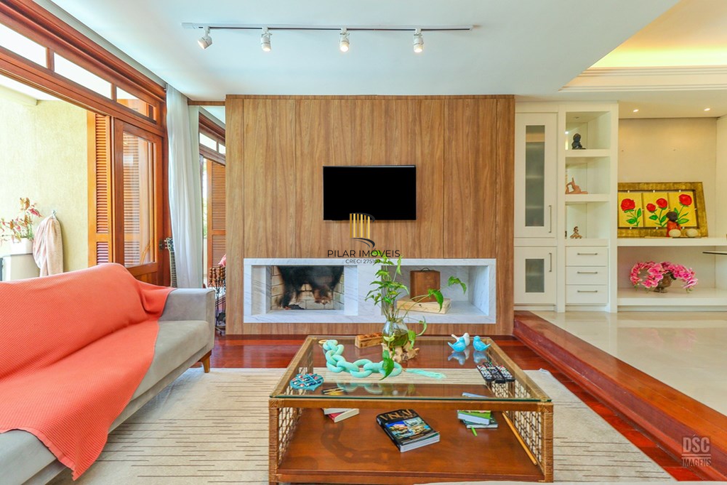 Casa 4 dormitórios no bairro Ipanema