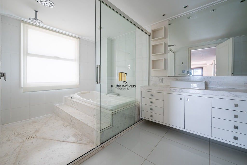 Apartamento 4 dormitórios no bairro Bela Vista