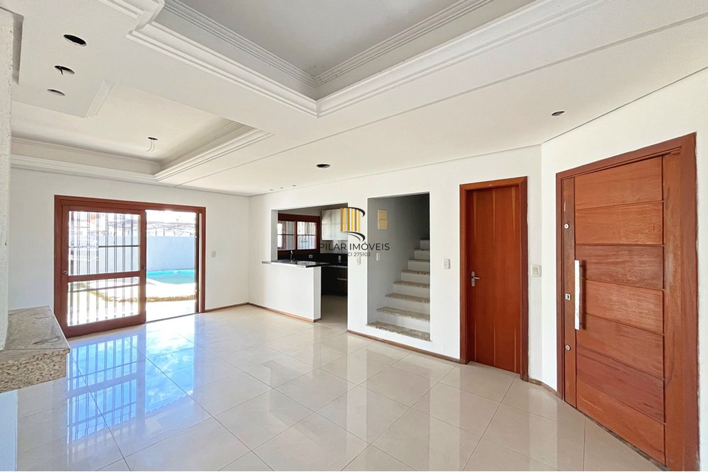 Casa 3 dormitórios no bairro Hípica