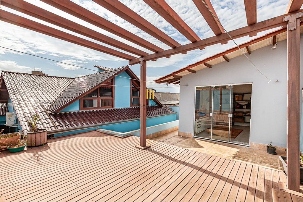 Casa 5 dormitórios no bairro Vila Ipiranga