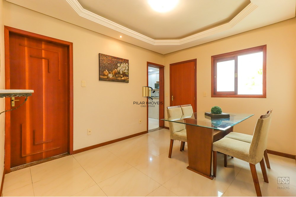 Casa 5 dormitórios no bairro Ipanema