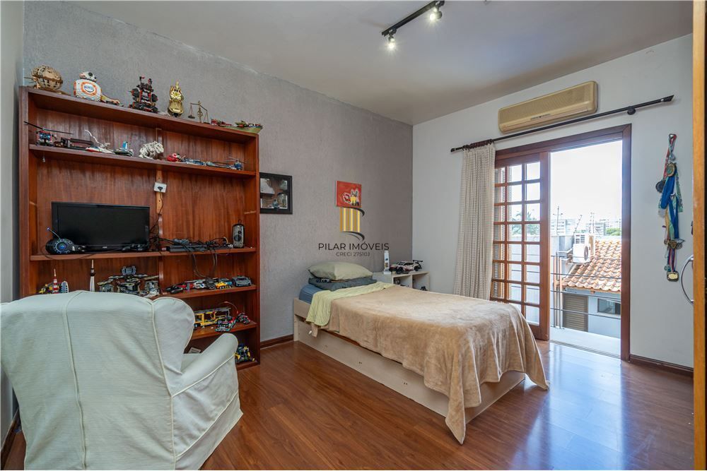 Casa 4 dormitórios no bairro Jardim Lindóia