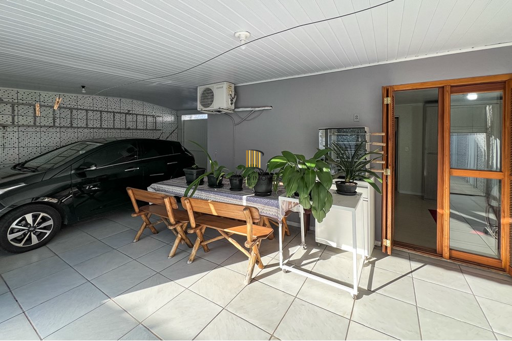 Casa 2 dormitórios no bairro Guajuviras