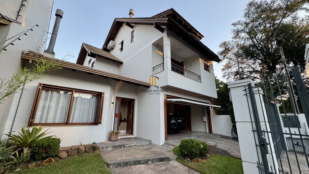 Casa 3 dormitórios no bairro Ipanema