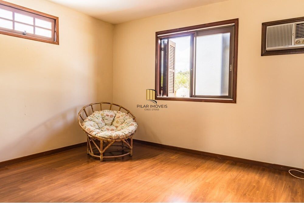 Casa 3 dormitórios no bairro Guarujá