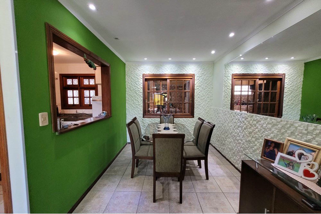 Casa 3 dormitórios no bairro Santa Isabel