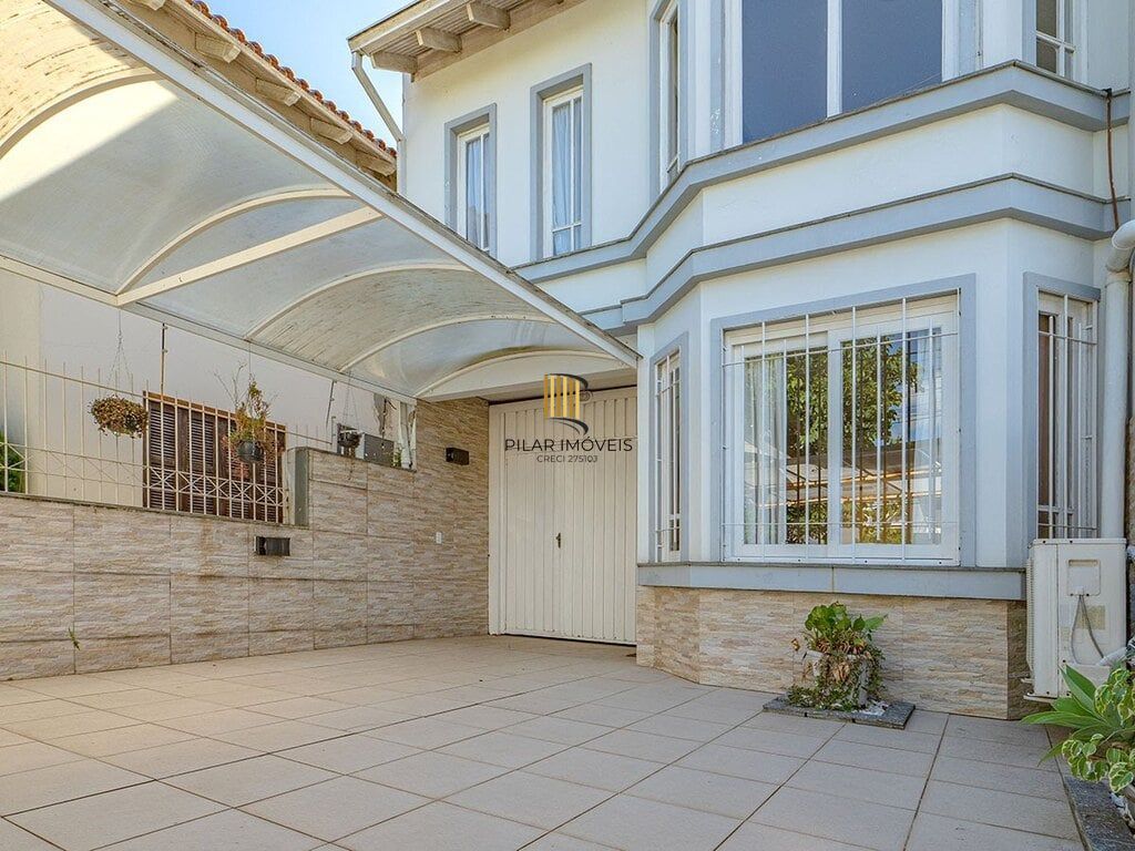 Casa 3 dormitórios no bairro Sarandi