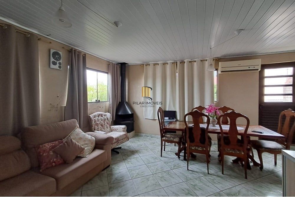 Casa 3 dormitórios no bairro Jardim Algarve