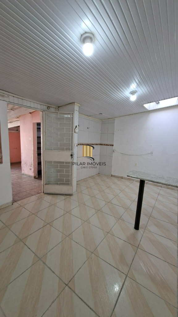 Casa 2 dormitórios no bairro Costa e Silva