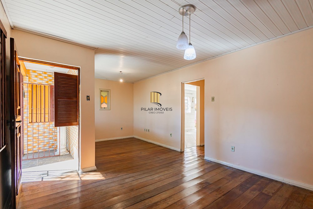 Casa 3 dormitórios no bairro Medianeira