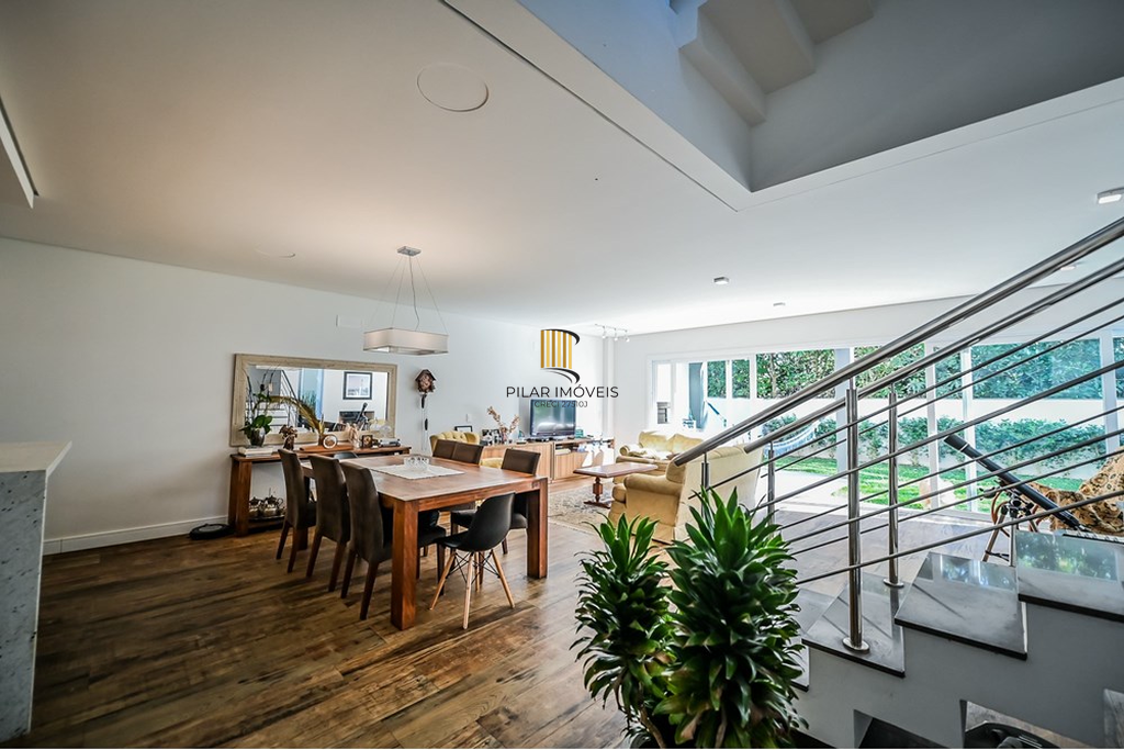 Casa de Condomínio 3 dormitórios no bairro Pedra Redonda