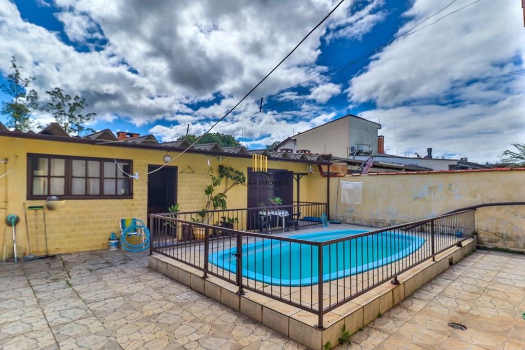 Casa 3 dormitórios no bairro Rubem Berta