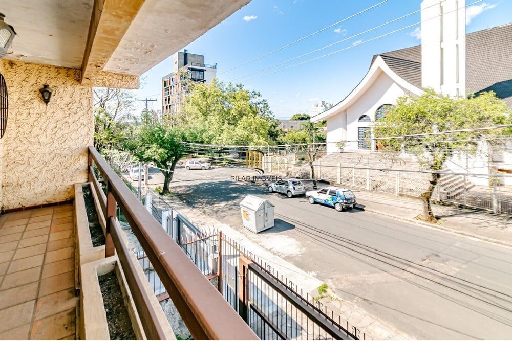 Casa 3 dormitórios no bairro Passo da Areia