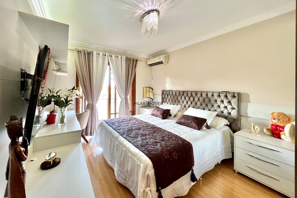 Casa 4 dormitórios no bairro Moinhos de Vento