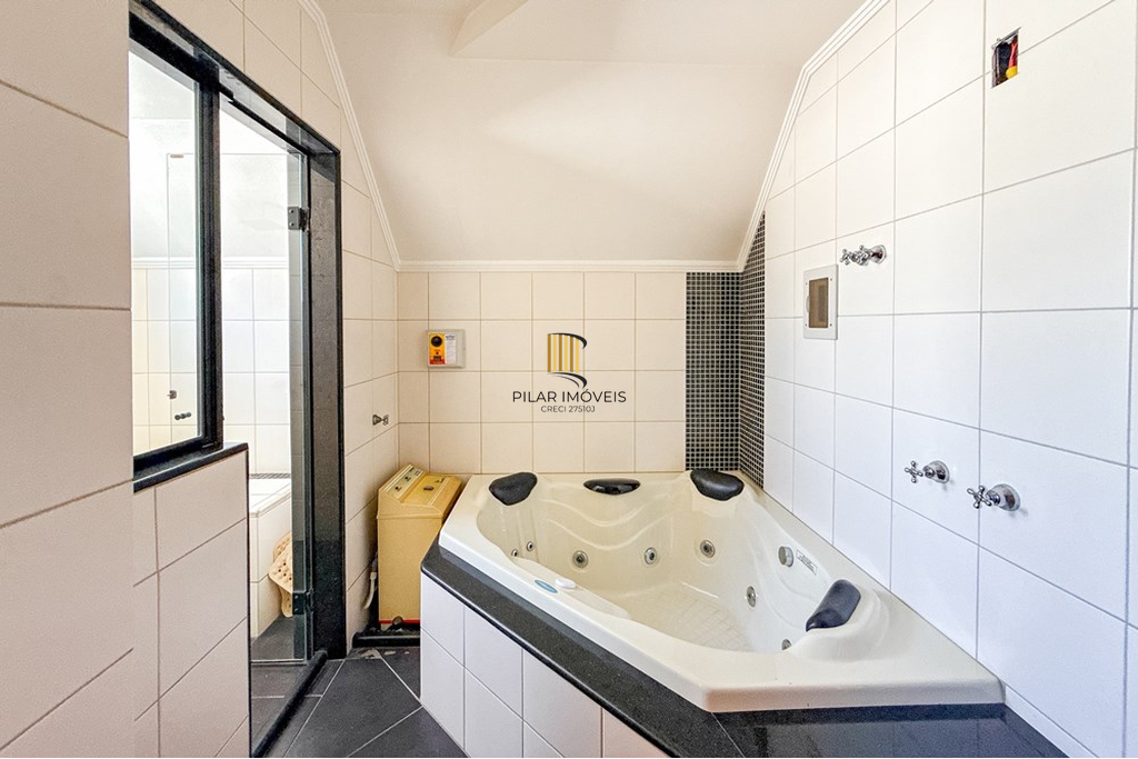 Casa 6 dormitórios no bairro Marechal Rondon