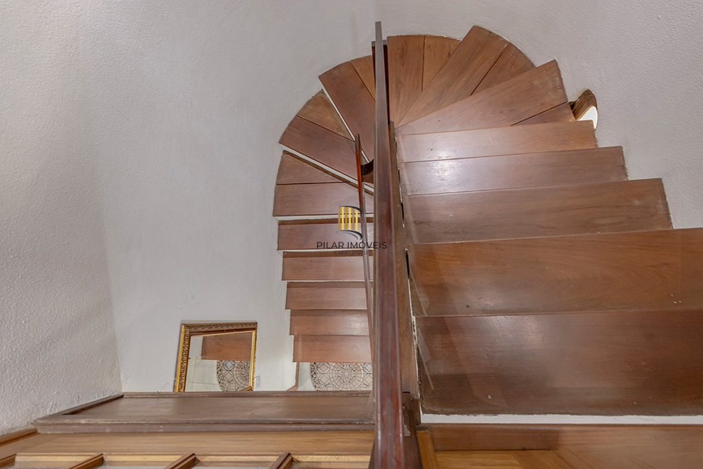 Casa 4 dormitórios no bairro Passo da Areia