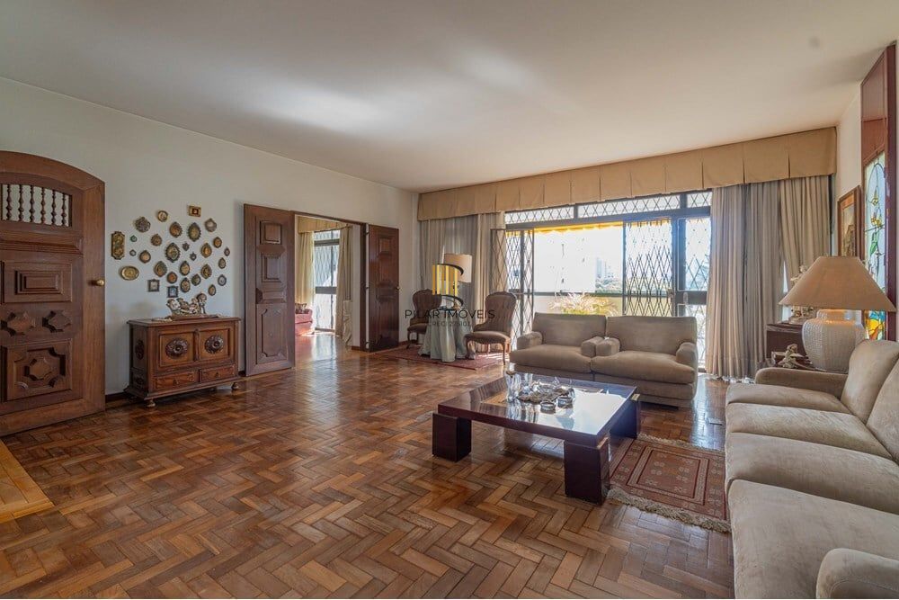 Apartamento 4 dormitórios no bairro Auxiliadora