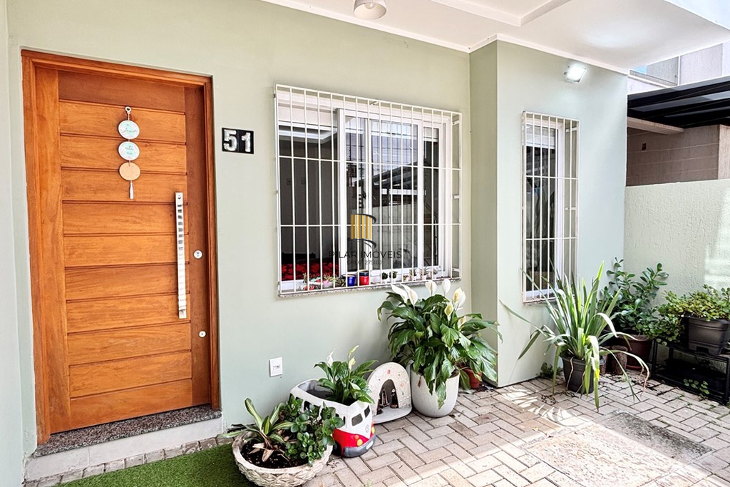 Casa 3 dormitórios no bairro Igara