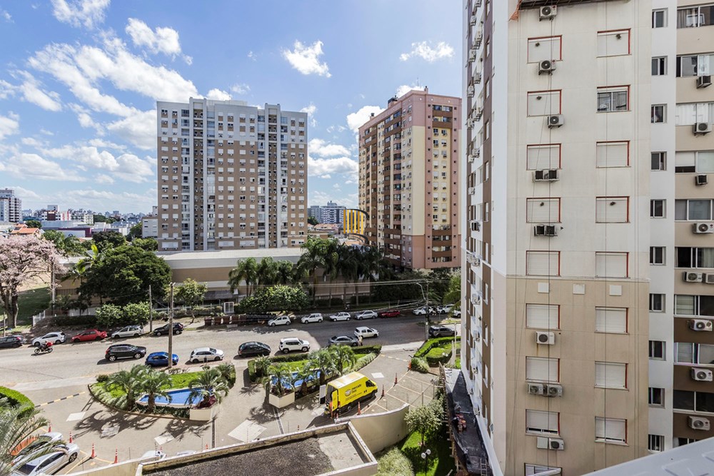 Apartamento 3 dormitórios no bairro Vila Ipiranga