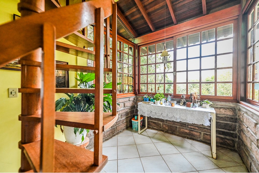 Casa 4 dormitórios no bairro Cascata