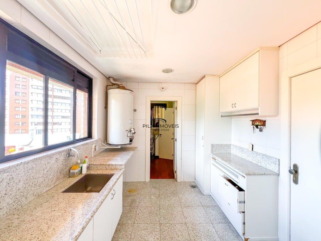 Apartamento 4 dormitórios no bairro Petrópolis