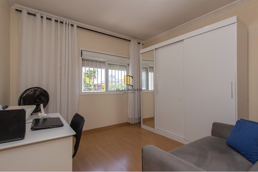 Casa 5 dormitórios no bairro Vila Ipiranga