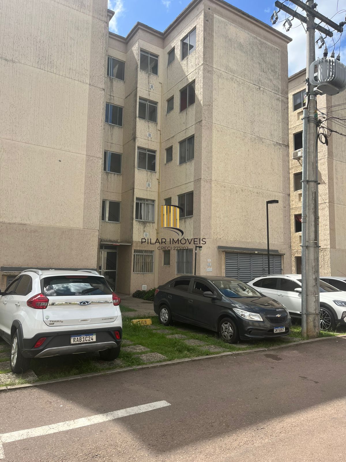 Apto 2 Dormitórios, Sala, Cozinha, Banheiro, semimob, 01 vaga garagem-rotativa