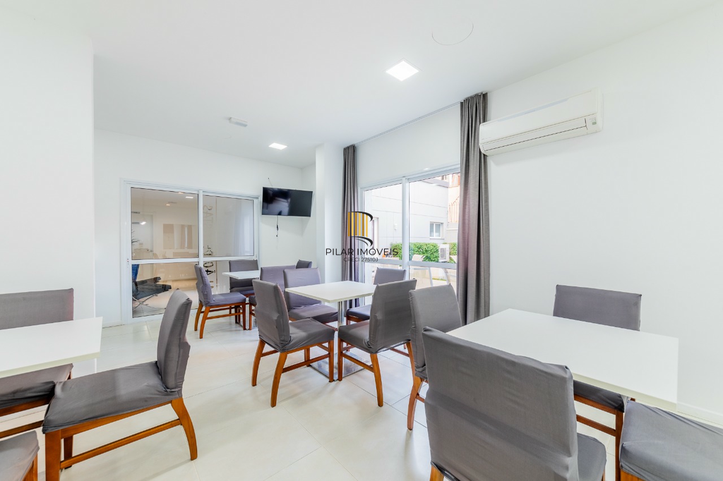 Apartamento 2 dormitórios no bairro Azenha