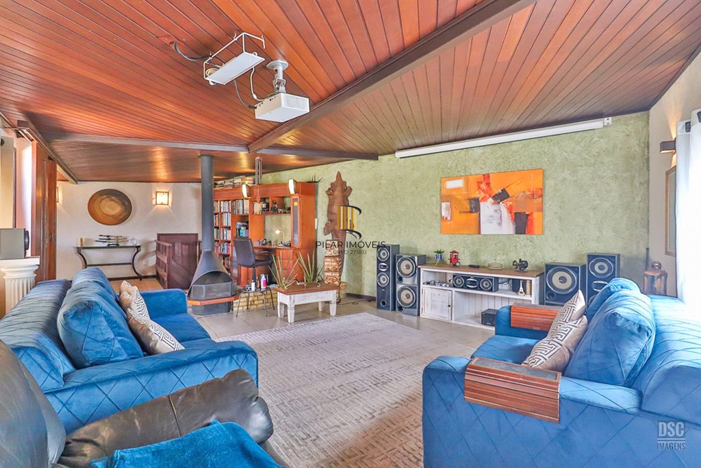 Casa 3 dormitórios no bairro Passo da Areia