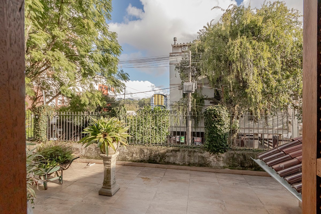 Casa 4 dormitórios no bairro Passo da Areia