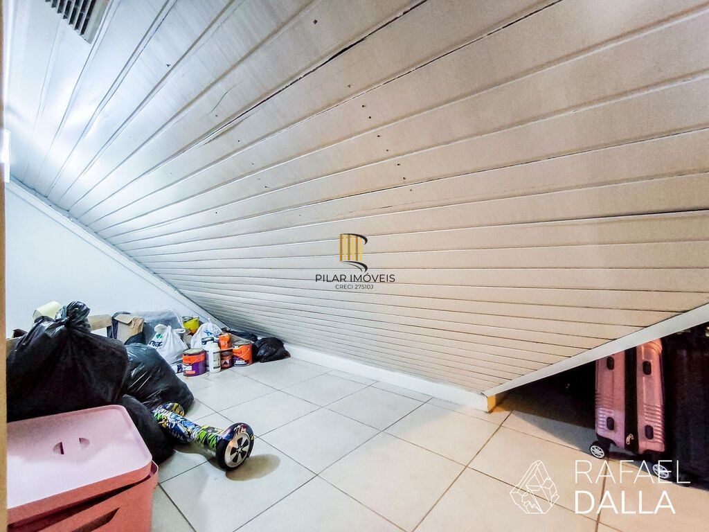 Casa de Condomínio 3 dormitórios no bairro Jardim Carvalho
