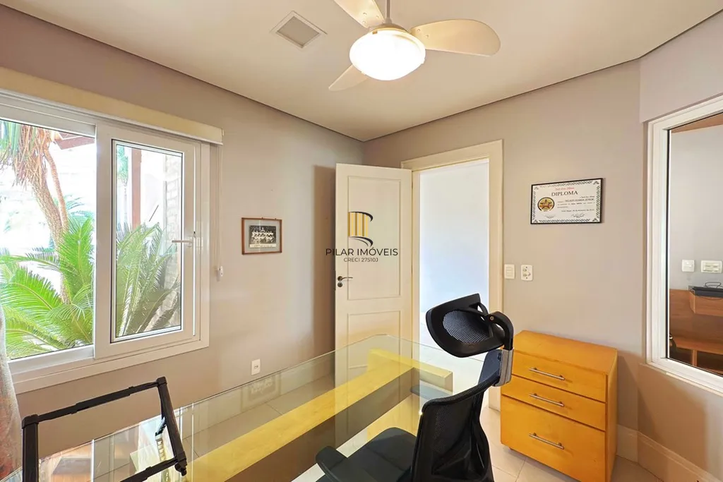 Casa 3 dormitórios no bairro Hípica