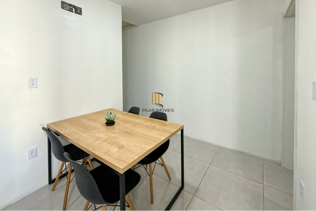 Casa 2 dormitórios no bairro Olaria
