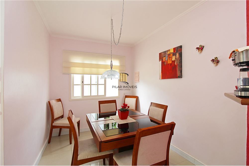 Casa 3 dormitórios no bairro Medianeira